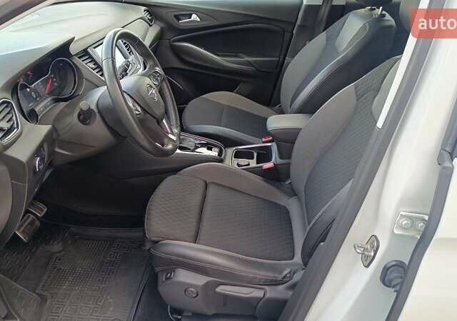Білий Опель Grandland X, об'ємом двигуна 1.5 л та пробігом 80 тис. км за 20848 $, фото 5 на Automoto.ua