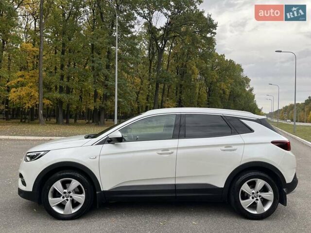 Белый Опель Grandland X, объемом двигателя 1.5 л и пробегом 72 тыс. км за 19700 $, фото 2 на Automoto.ua