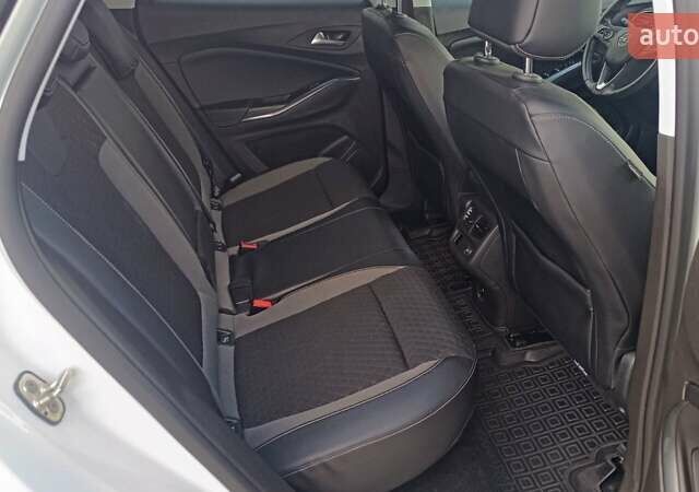 Білий Опель Grandland X, об'ємом двигуна 1.5 л та пробігом 80 тис. км за 20848 $, фото 10 на Automoto.ua