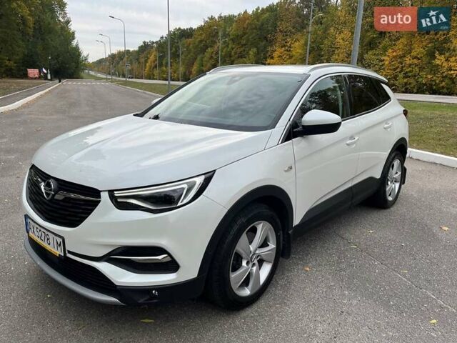 Белый Опель Grandland X, объемом двигателя 1.5 л и пробегом 72 тыс. км за 19700 $, фото 1 на Automoto.ua