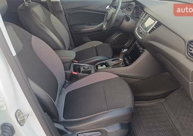 Білий Опель Grandland X, об'ємом двигуна 1.5 л та пробігом 80 тис. км за 20848 $, фото 11 на Automoto.ua