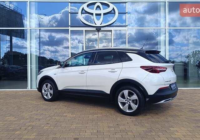 Білий Опель Grandland X, об'ємом двигуна 1.5 л та пробігом 80 тис. км за 20848 $, фото 1 на Automoto.ua