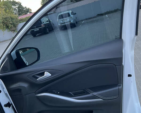 Белый Опель Grandland X, объемом двигателя 1.5 л и пробегом 47 тыс. км за 18750 $, фото 73 на Automoto.ua