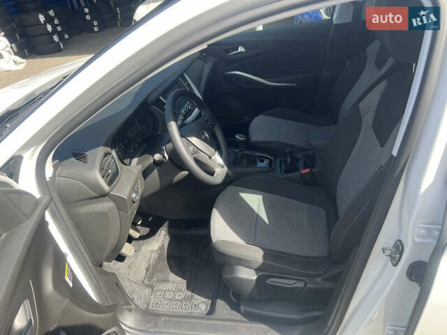 Белый Опель Grandland X, объемом двигателя 1.5 л и пробегом 46 тыс. км за 21924 $, фото 11 на Automoto.ua