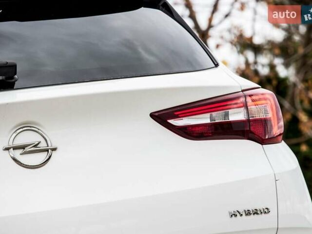 Белый Опель Grandland X, объемом двигателя 1.6 л и пробегом 54 тыс. км за 22900 $, фото 1 на Automoto.ua