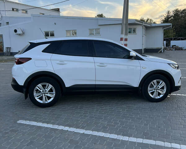 Белый Опель Grandland X, объемом двигателя 1.5 л и пробегом 47 тыс. км за 18750 $, фото 5 на Automoto.ua