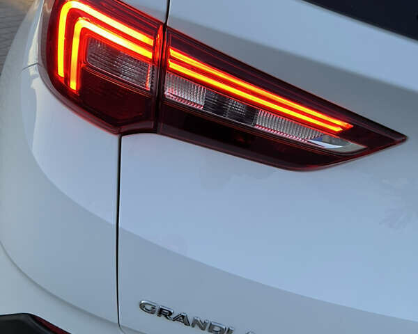 Белый Опель Grandland X, объемом двигателя 1.5 л и пробегом 47 тыс. км за 18750 $, фото 62 на Automoto.ua