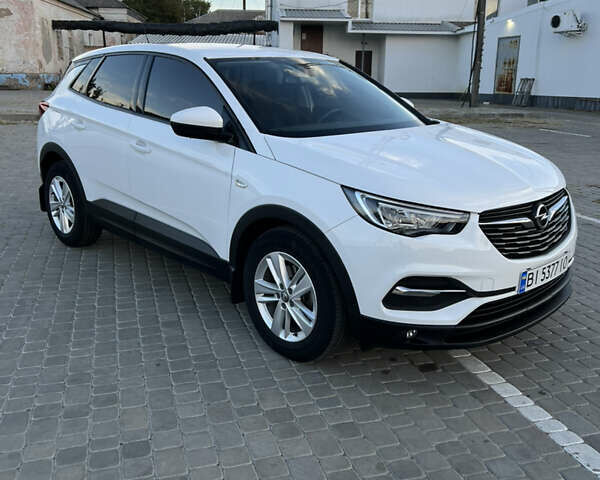 Белый Опель Grandland X, объемом двигателя 1.5 л и пробегом 47 тыс. км за 18750 $, фото 3 на Automoto.ua