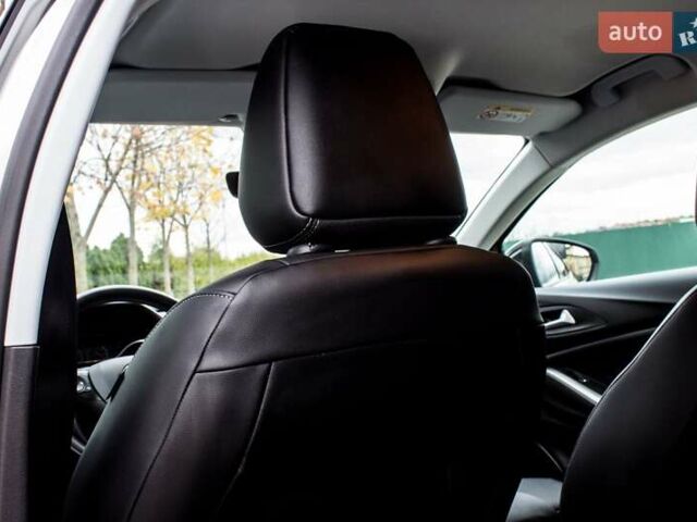 Белый Опель Grandland X, объемом двигателя 1.6 л и пробегом 54 тыс. км за 22900 $, фото 27 на Automoto.ua