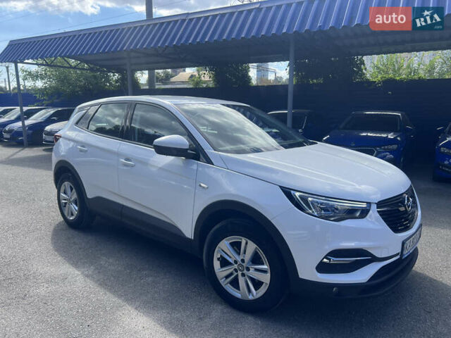 Белый Опель Grandland X, объемом двигателя 1.5 л и пробегом 46 тыс. км за 21924 $, фото 7 на Automoto.ua