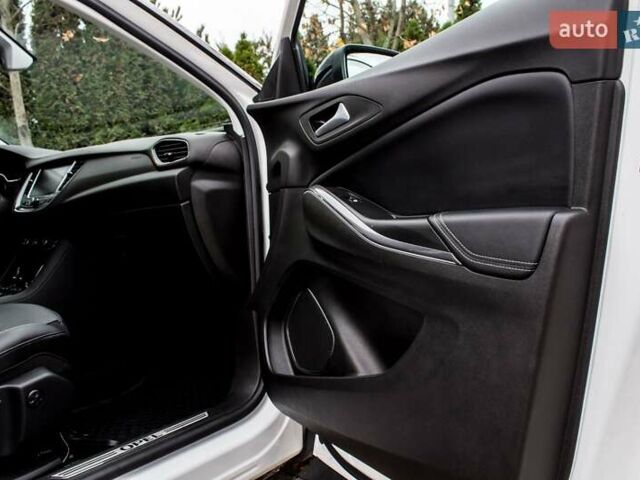 Белый Опель Grandland X, объемом двигателя 1.6 л и пробегом 54 тыс. км за 22900 $, фото 30 на Automoto.ua