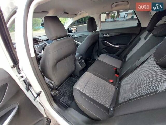 Белый Опель Grandland X, объемом двигателя 1.5 л и пробегом 155 тыс. км за 19500 $, фото 18 на Automoto.ua