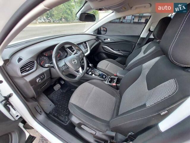 Белый Опель Grandland X, объемом двигателя 1.5 л и пробегом 155 тыс. км за 19500 $, фото 17 на Automoto.ua