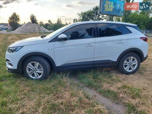 Белый Опель Grandland X, объемом двигателя 1.5 л и пробегом 155 тыс. км за 19500 $, фото 4 на Automoto.ua