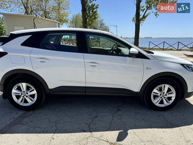 Білий Опель Grandland X, об'ємом двигуна 1.5 л та пробігом 74 тис. км за 22710 $, фото 4 на Automoto.ua