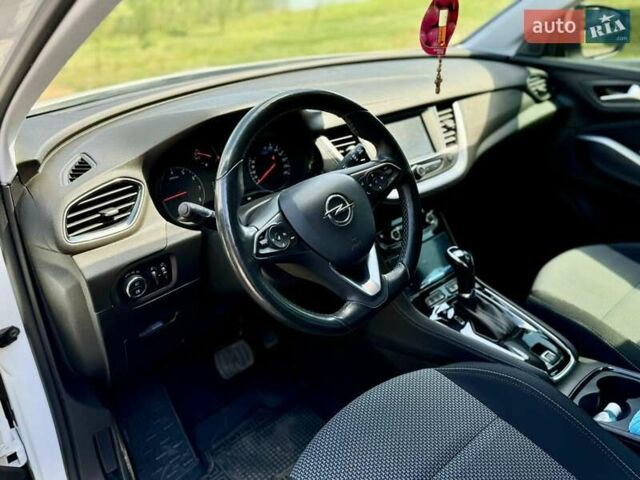 Білий Опель Grandland X, об'ємом двигуна 1.5 л та пробігом 41 тис. км за 23500 $, фото 16 на Automoto.ua