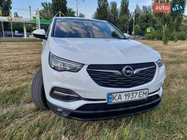 Белый Опель Grandland X, объемом двигателя 1.5 л и пробегом 155 тыс. км за 19500 $, фото 6 на Automoto.ua