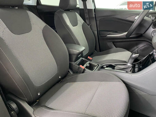 Черный Опель Grandland X, объемом двигателя 1.5 л и пробегом 197 тыс. км за 17750 $, фото 7 на Automoto.ua