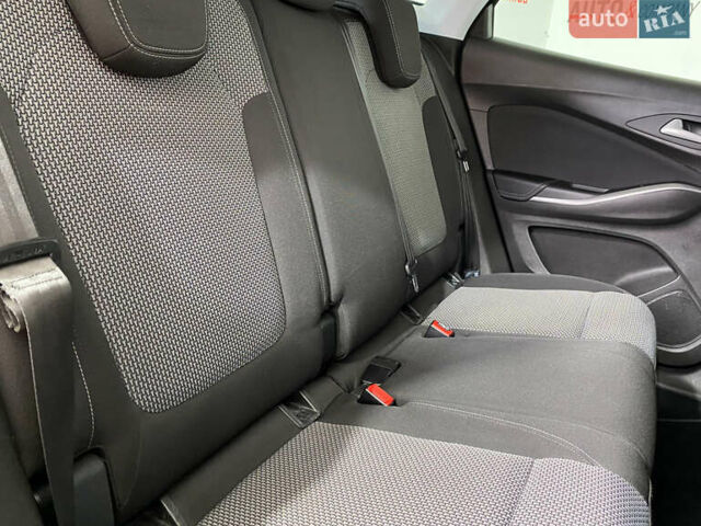 Чорний Опель Grandland X, об'ємом двигуна 1.5 л та пробігом 197 тис. км за 17750 $, фото 9 на Automoto.ua