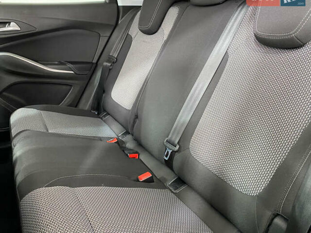 Чорний Опель Grandland X, об'ємом двигуна 1.5 л та пробігом 197 тис. км за 17750 $, фото 10 на Automoto.ua