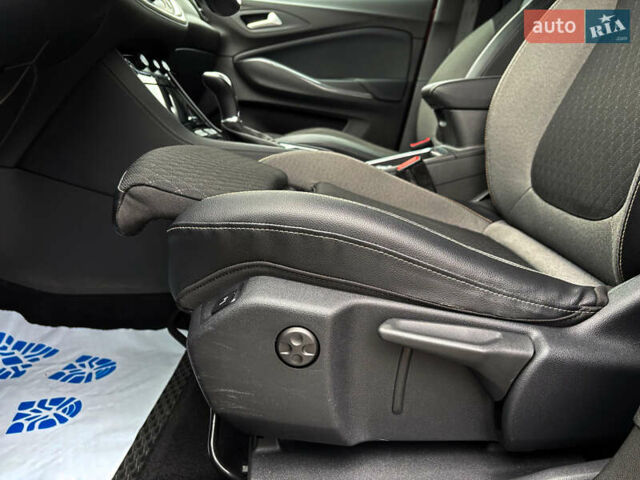 Красный Опель Grandland X, объемом двигателя 1.5 л и пробегом 79 тыс. км за 19000 $, фото 22 на Automoto.ua