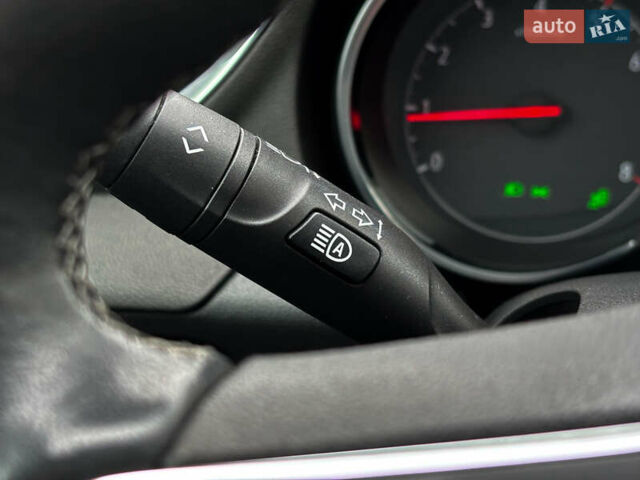 Красный Опель Grandland X, объемом двигателя 1.5 л и пробегом 79 тыс. км за 19000 $, фото 44 на Automoto.ua