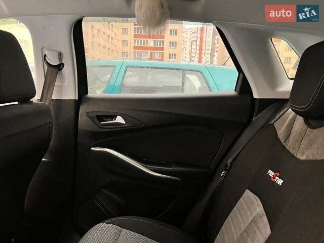 Серый Опель Grandland X, объемом двигателя 1.5 л и пробегом 58 тыс. км за 18000 $, фото 9 на Automoto.ua