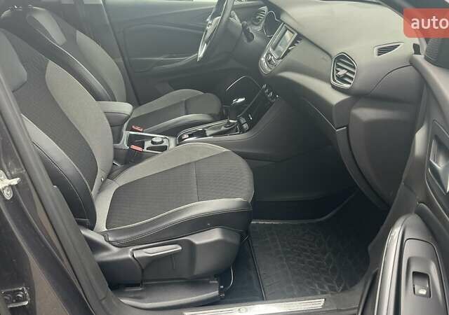 Сірий Опель Grandland X, об'ємом двигуна 1.5 л та пробігом 75 тис. км за 18615 $, фото 5 на Automoto.ua