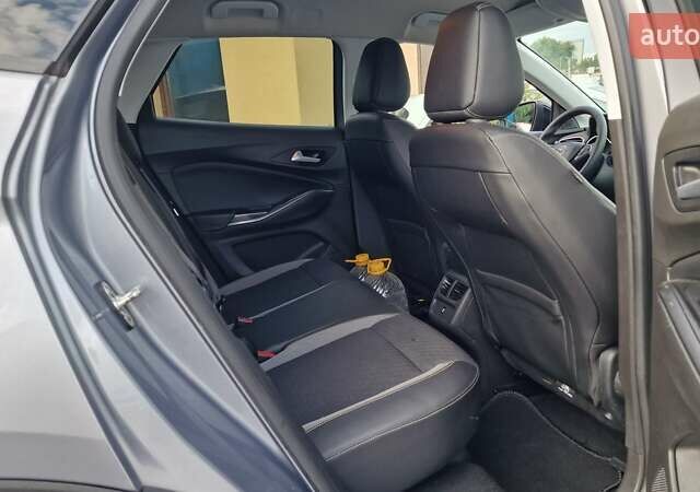 Сірий Опель Grandland X, об'ємом двигуна 1.5 л та пробігом 212 тис. км за 21900 $, фото 11 на Automoto.ua