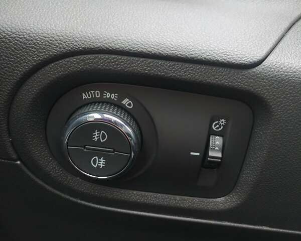 Сірий Опель Grandland X, об'ємом двигуна 1.5 л та пробігом 72 тис. км за 21800 $, фото 20 на Automoto.ua