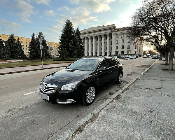 Черный Опель Insignia Sports Tourer, объемом двигателя 2 л и пробегом 209 тыс. км за 9799 $, фото 7 на Automoto.ua