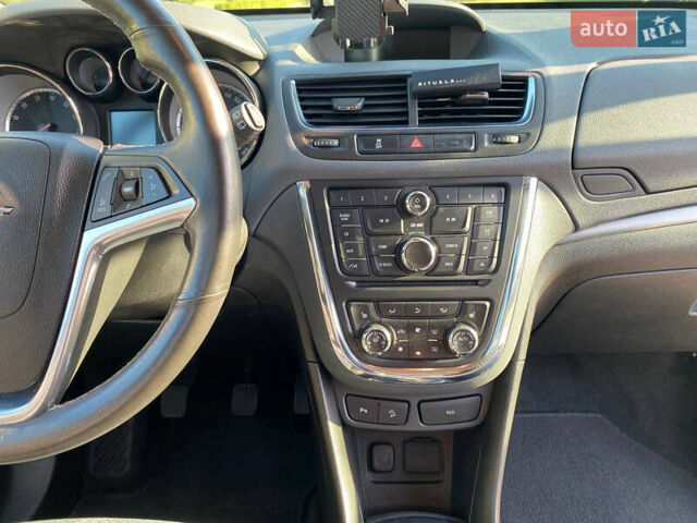 Белый Опель Mokka, объемом двигателя 1.36 л и пробегом 152 тыс. км за 11158 $, фото 7 на Automoto.ua