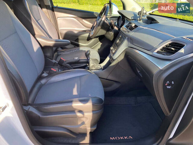 Белый Опель Mokka, объемом двигателя 1.36 л и пробегом 152 тыс. км за 11158 $, фото 9 на Automoto.ua