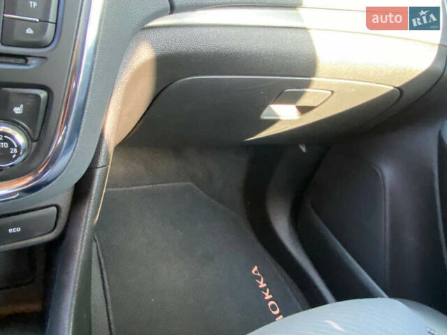 Белый Опель Mokka, объемом двигателя 1.36 л и пробегом 152 тыс. км за 11158 $, фото 15 на Automoto.ua