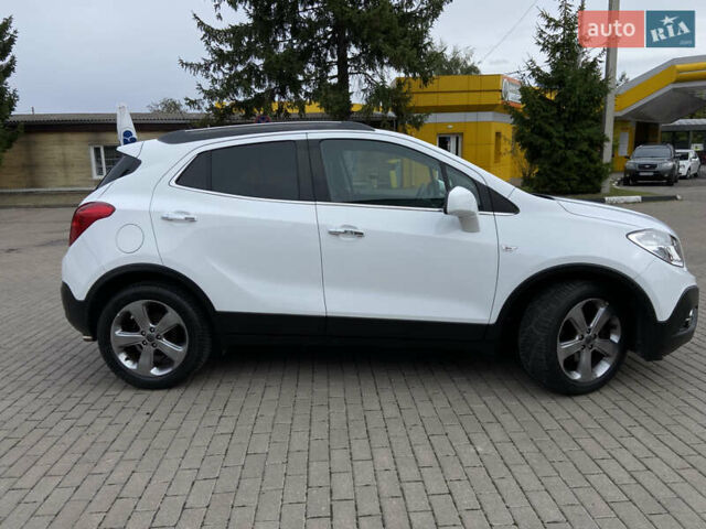 Белый Опель Mokka, объемом двигателя 1.36 л и пробегом 140 тыс. км за 11400 $, фото 1 на Automoto.ua