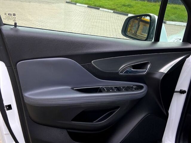 Белый Опель Mokka, объемом двигателя 1.4 л и пробегом 140 тыс. км за 11000 $, фото 10 на Automoto.ua