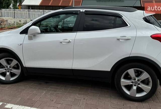 Белый Опель Mokka, объемом двигателя 1.69 л и пробегом 97 тыс. км за 14500 $, фото 5 на Automoto.ua