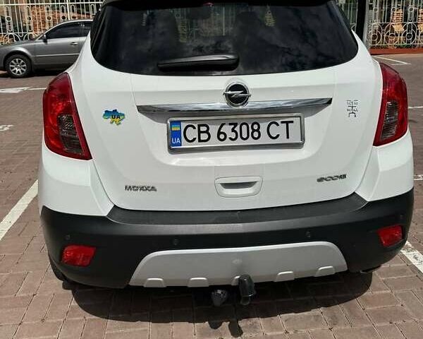 Белый Опель Mokka, объемом двигателя 1.69 л и пробегом 97 тыс. км за 14500 $, фото 6 на Automoto.ua
