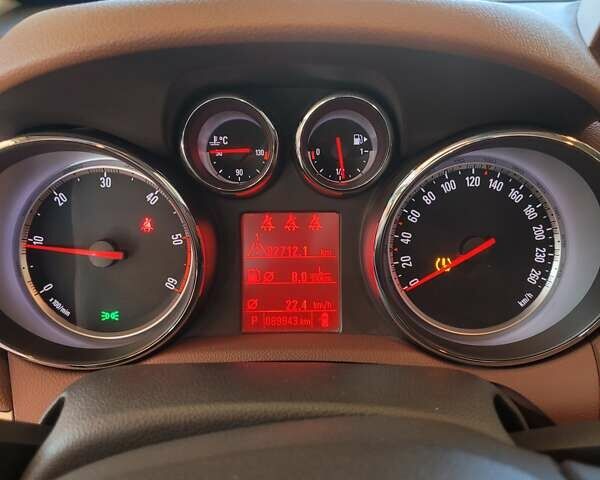 Белый Опель Mokka, объемом двигателя 1.69 л и пробегом 91 тыс. км за 16500 $, фото 19 на Automoto.ua