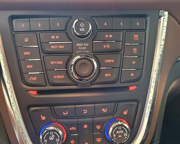 Белый Опель Mokka, объемом двигателя 1.69 л и пробегом 91 тыс. км за 16500 $, фото 22 на Automoto.ua