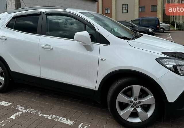 Белый Опель Mokka, объемом двигателя 1.69 л и пробегом 97 тыс. км за 14500 $, фото 3 на Automoto.ua
