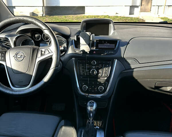 Белый Опель Mokka, объемом двигателя 1.6 л и пробегом 267 тыс. км за 13300 $, фото 4 на Automoto.ua