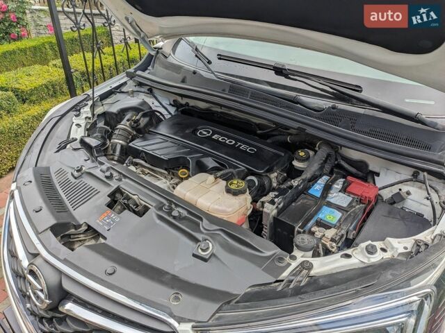 Белый Опель Mokka, объемом двигателя 1.6 л и пробегом 203 тыс. км за 12200 $, фото 10 на Automoto.ua