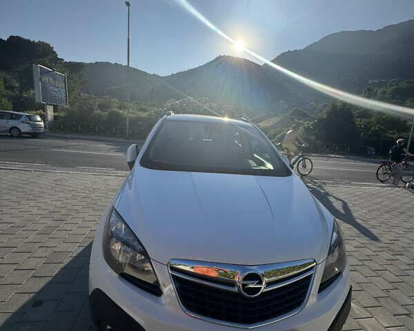 Белый Опель Mokka, объемом двигателя 1.4 л и пробегом 101 тыс. км за 15000 $, фото 1 на Automoto.ua