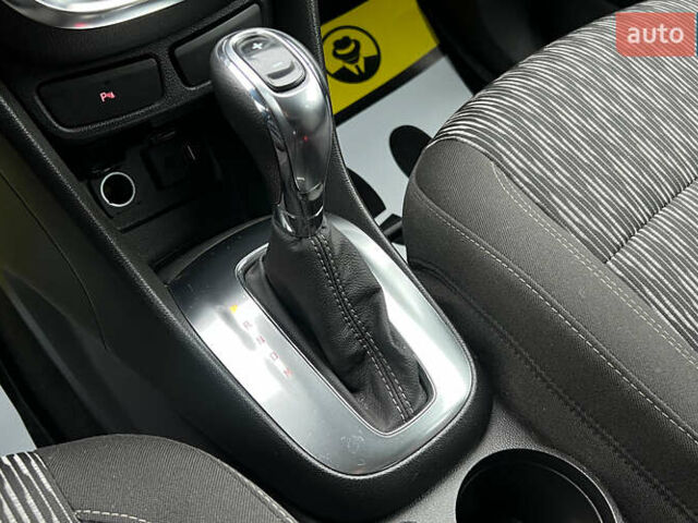 Білий Опель Mokka, об'ємом двигуна 1.36 л та пробігом 102 тис. км за 13650 $, фото 17 на Automoto.ua