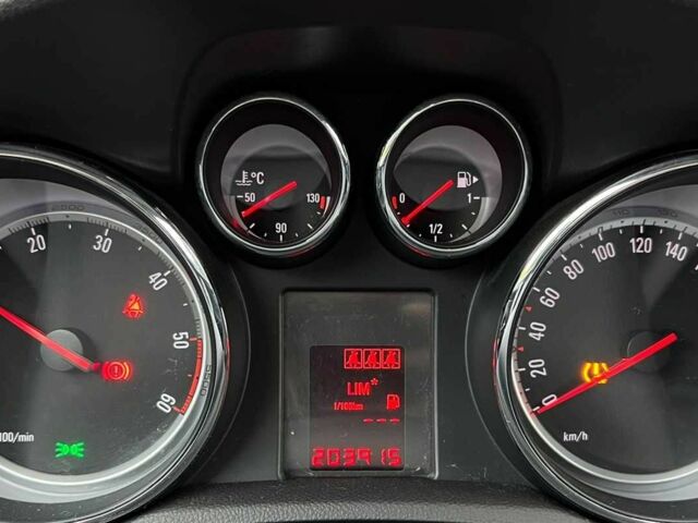 Білий Опель Mokka, об'ємом двигуна 1.6 л та пробігом 204 тис. км за 299 $, фото 12 на Automoto.ua