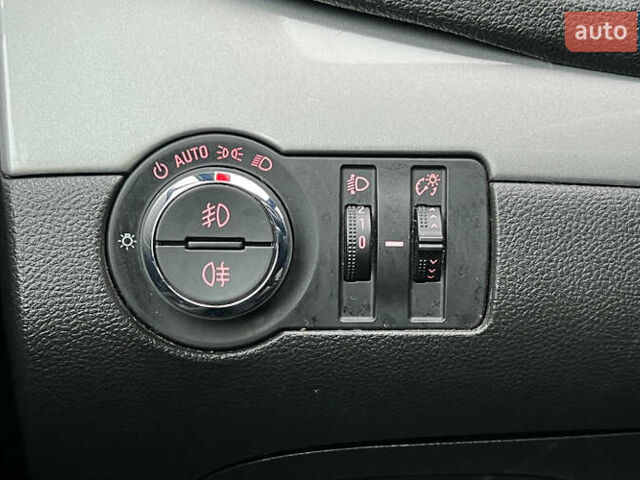 Білий Опель Mokka, об'ємом двигуна 1.36 л та пробігом 102 тис. км за 13650 $, фото 18 на Automoto.ua