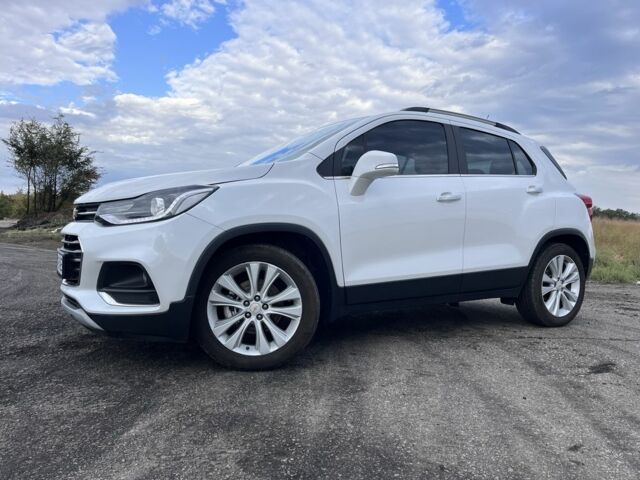 Белый Опель Mokka, объемом двигателя 1.6 л и пробегом 102 тыс. км за 12900 $, фото 1 на Automoto.ua