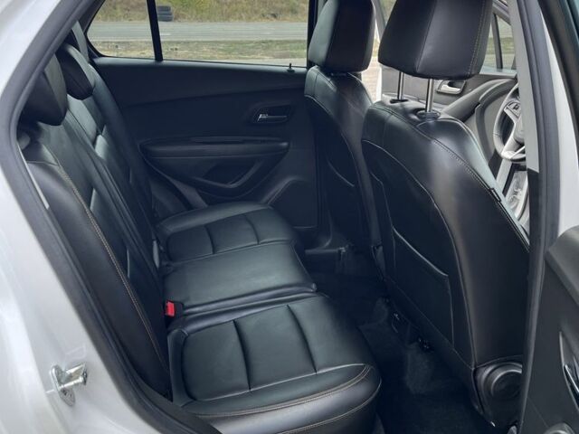 Белый Опель Mokka, объемом двигателя 1.6 л и пробегом 102 тыс. км за 12900 $, фото 8 на Automoto.ua