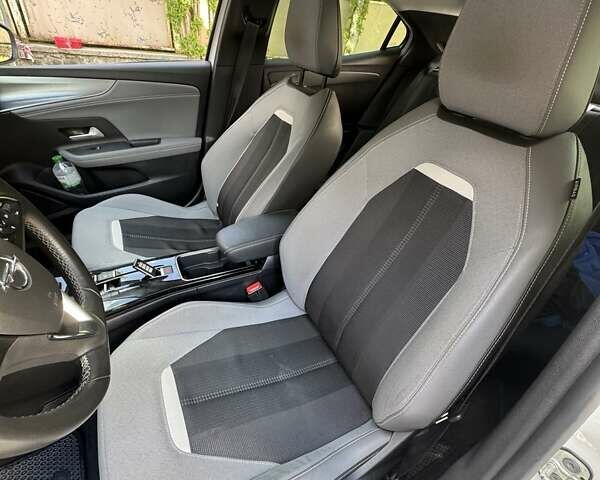 Белый Опель Mokka, объемом двигателя 0 л и пробегом 64 тыс. км за 17200 $, фото 10 на Automoto.ua